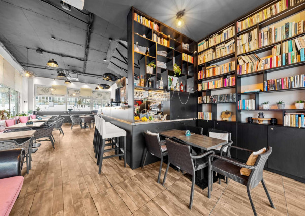 Zabehnutá gastro prevádzka na odstúpenie – Karlova Ves, Nám. sv. Františka