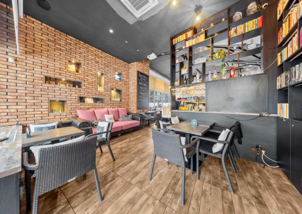 Zabehnutá gastro prevádzka na odstúpenie – Karlova Ves, Nám. sv. Františka