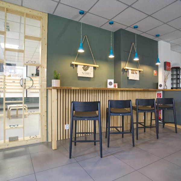 Na predaj / odstúpenie: Zabehnutá prevádzka Kaviareň/Optika